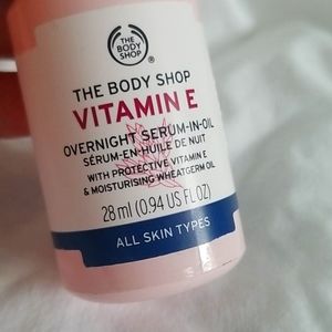 Body Shop VitE Overnight Oil Serum. BRAND NEW